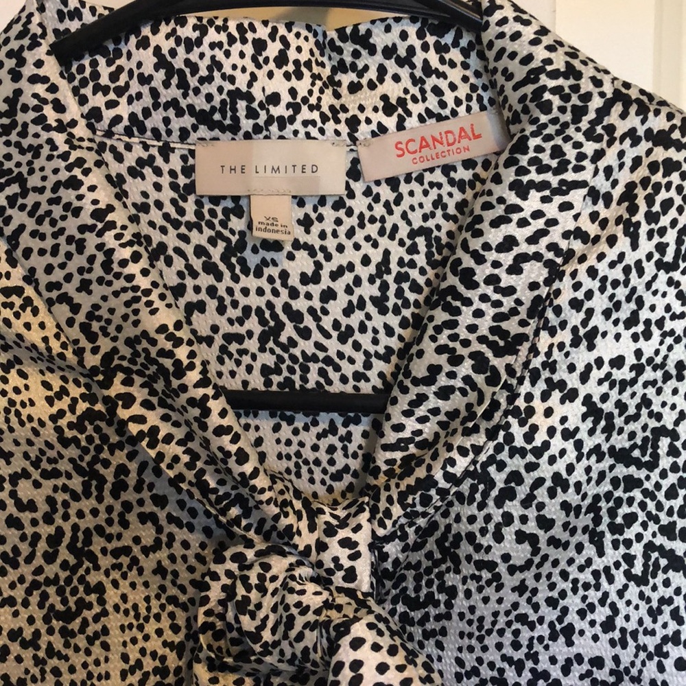 Black And White Patterned Work Blouse - image 4